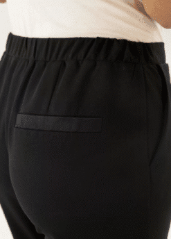 Alternative view of Aniston elastse vöökohaga poolpikad soliidsed püksid	87783831-UXR