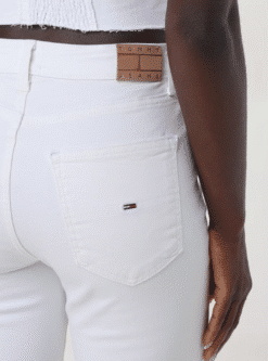 Alternative view of Tommy Jeans valged kõrge pihaosaga alt laieneva lõikega teksapüksid 18333-UXR