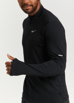 Alternative view of NIKE treeningpluus meestele 24550626-UXR